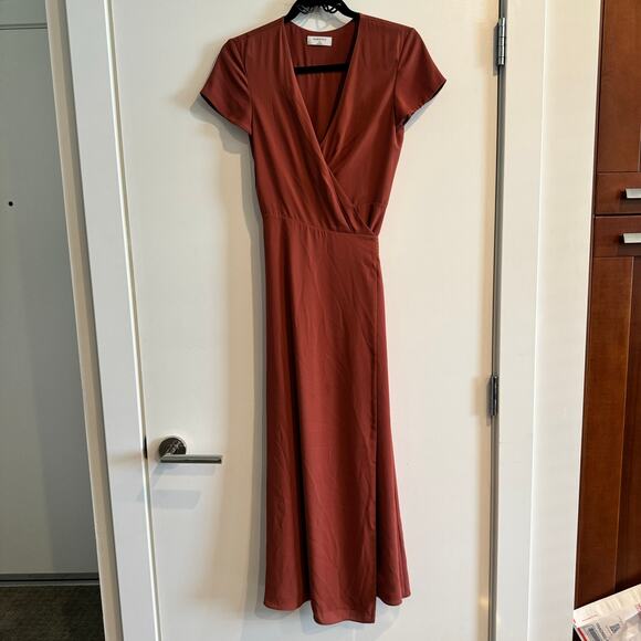 Babaton Aritzia Slit Wrap Dress Brown V-Neck Waist Tie Short Sleeve Sz XS - Picture 2 of 6